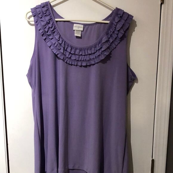 Scoop neck ruffled camisole  - Picture 1 of 4